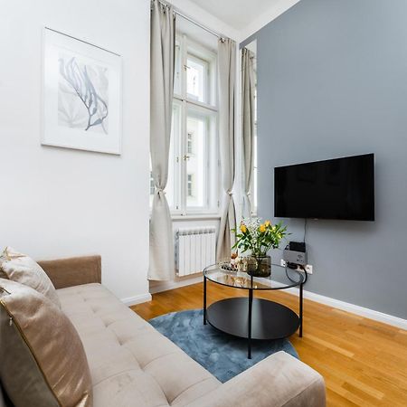 Anytime Holiday- Muzeum Apartments Praag Buitenkant foto